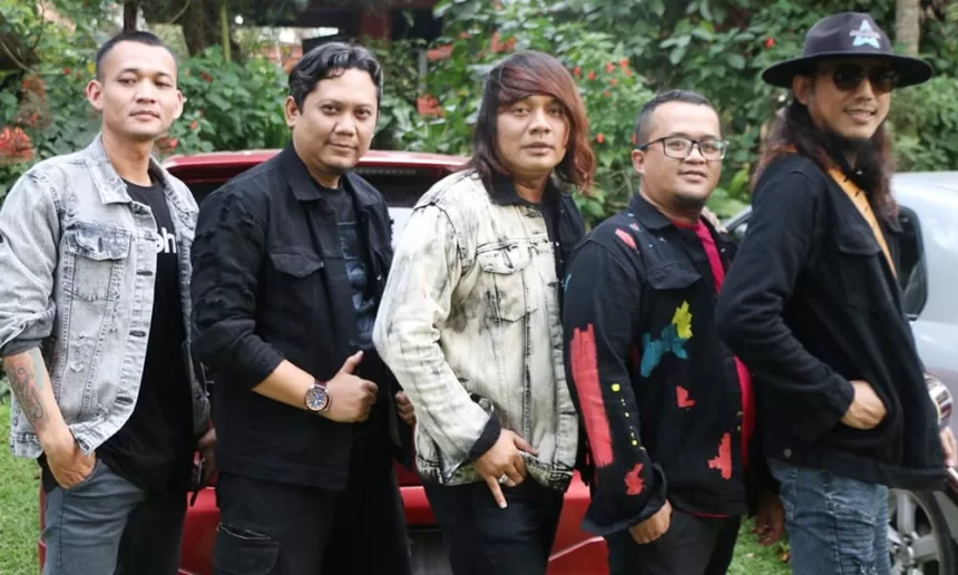 6 Bulan Angkasa Gunakan Additional Player Keyboards 6 Bulan Angkasa Gunakan Additional Player Keyboards