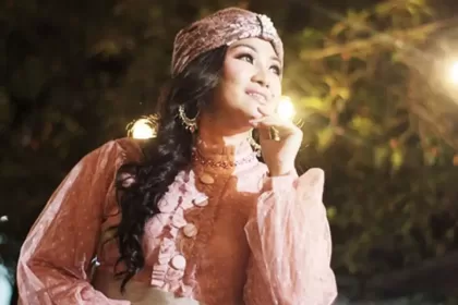 Fitri Carlina Lebaran di Qatar Bareng Suami