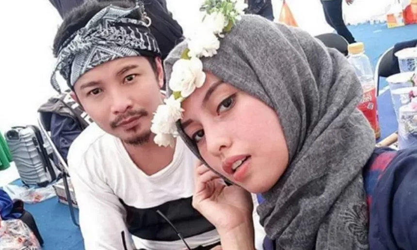 Sang Istri Sabar Menunggu Zul Zivilia Bebas Sang Istri Sabar Menunggu Zul Zivilia Bebas
