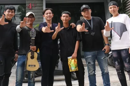 Orang Yang Salah Luvia Dinyanyikan Pengamen