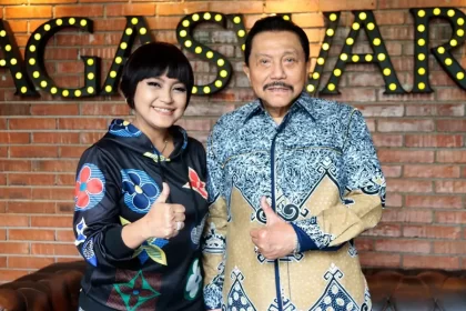 Rani Nyanyikan Hymne Veteran Ciptaan Hendropriyono