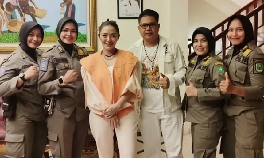 Siti Badriah dan Andrigo Ramaikan Inhu Fest 2024 Siti Badriah dan Andrigo Ramaikan Inhu Fest 2024