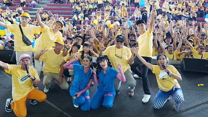 Curhat Duo Anggrek: Suka Duka Jadi Pedangdut di Atas Panggung Curhat Duo Anggrek: Suka Duka Jadi Pedangdut di Atas Panggung