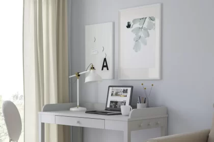 Sejarah Meja Belajar: Dari Papan Sederhana Hingga Furnitur Modern